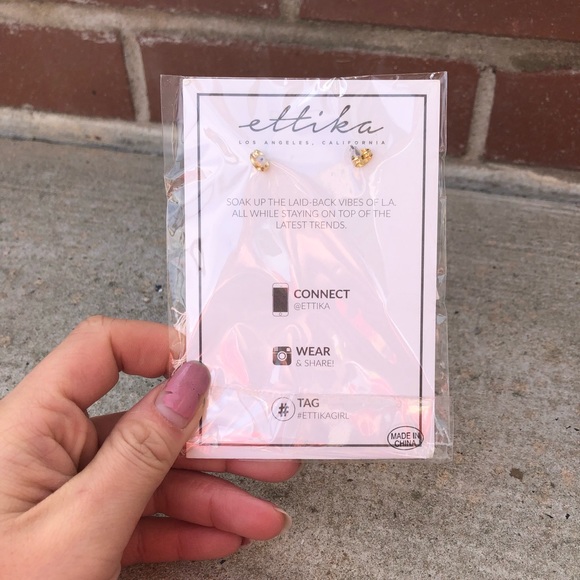 Erika Daydreamer Tassel Earrings - Picture 5 of 5